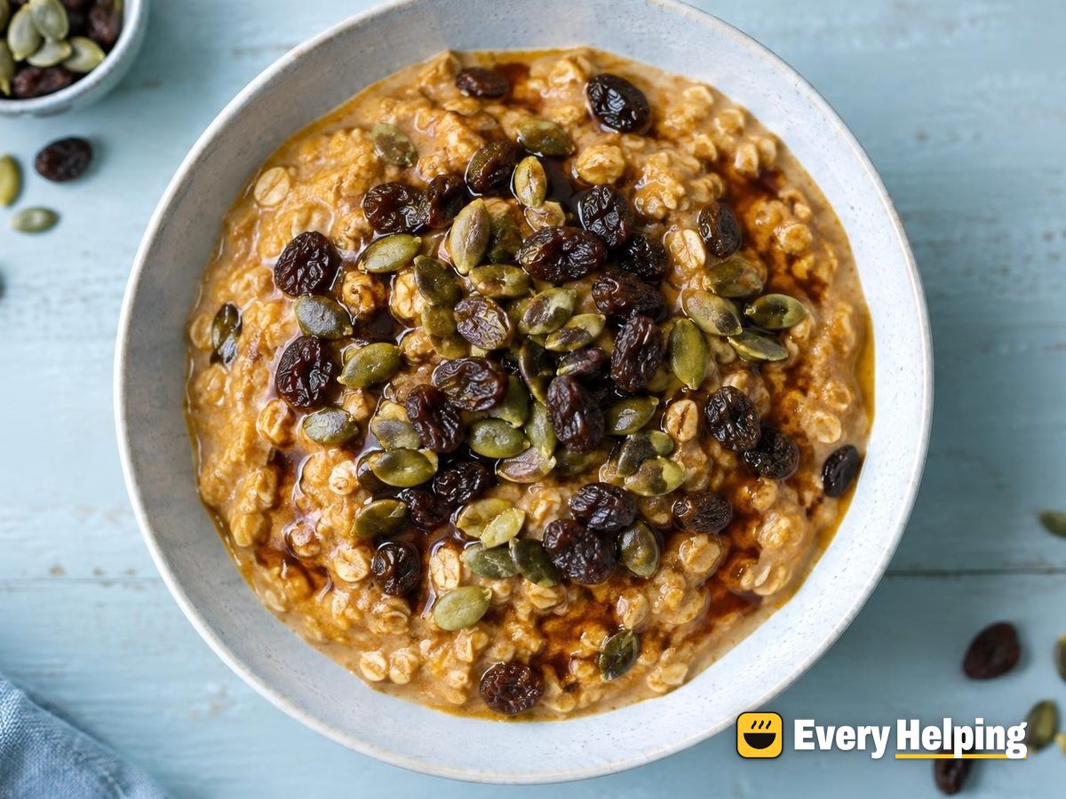 Pumpkin Gingersnap Overnight Oats with Molasses