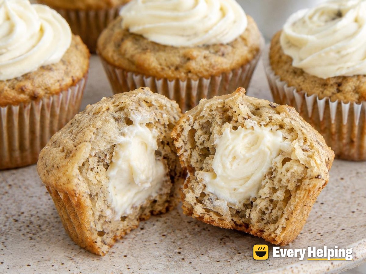 Banana Cupcakes with Vanilla Cream Filling
