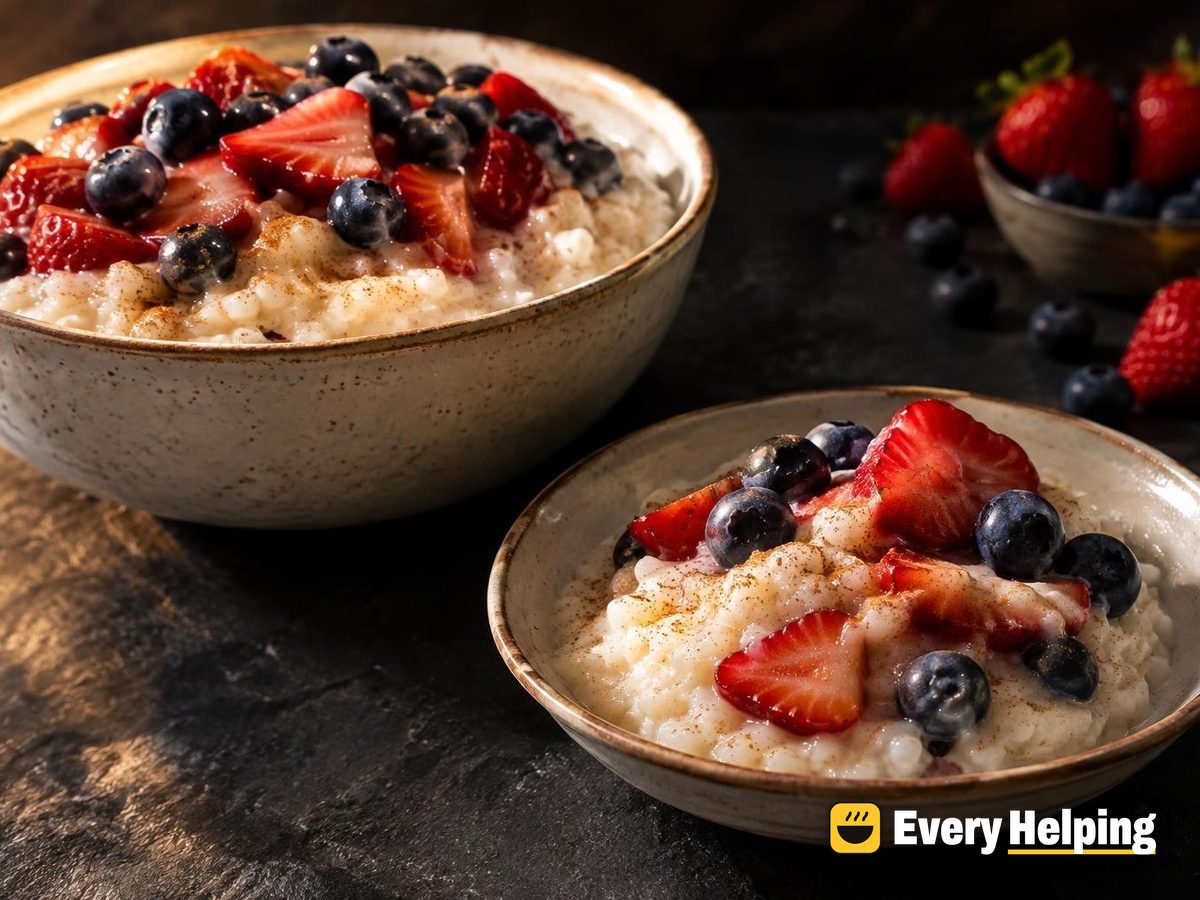 Creamy Cinnamon Rice Pudding with Fresh Berries