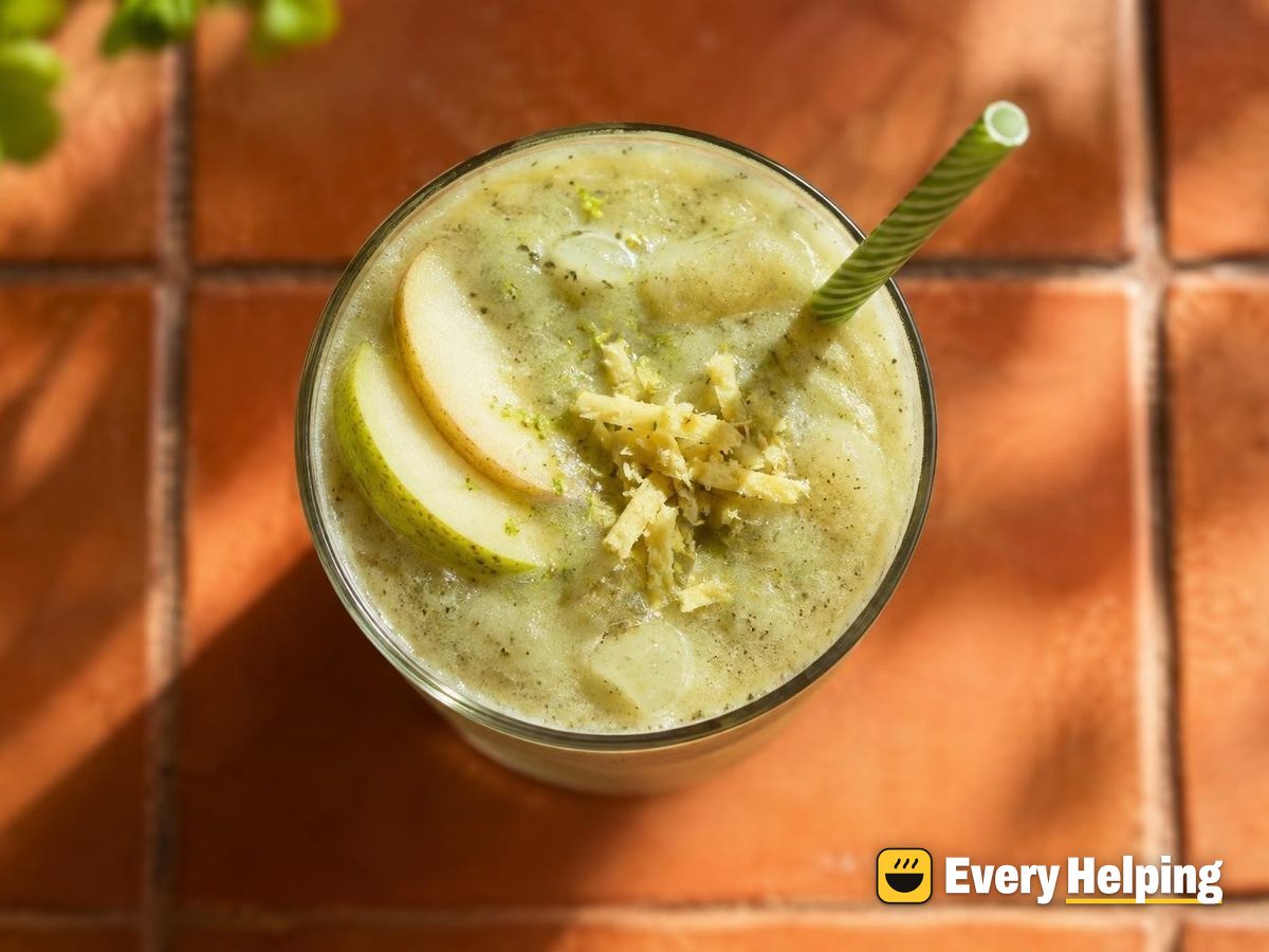 Iced Ginger-Pear Green Tea Almond Shake